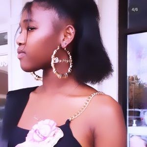 Meet your Posher, Nia